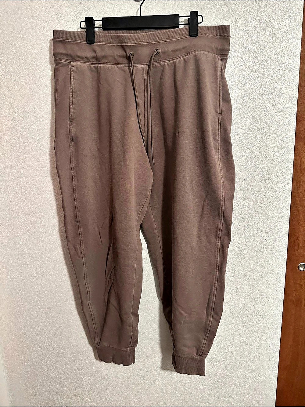 Joy Lab Jogger Pants in taupe/ Brown Size Large